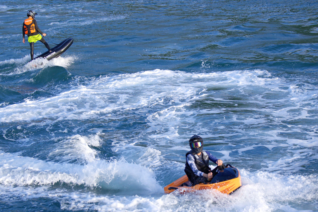 Electric Surfboard vs. Electric Mini Boat: Which Is Right for You?